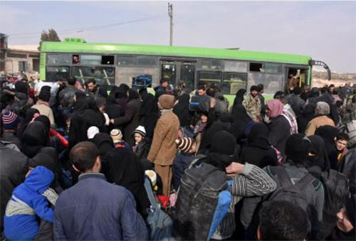 Los terroristas atacan los refugios de los civiles evacuados de Alepo oriental